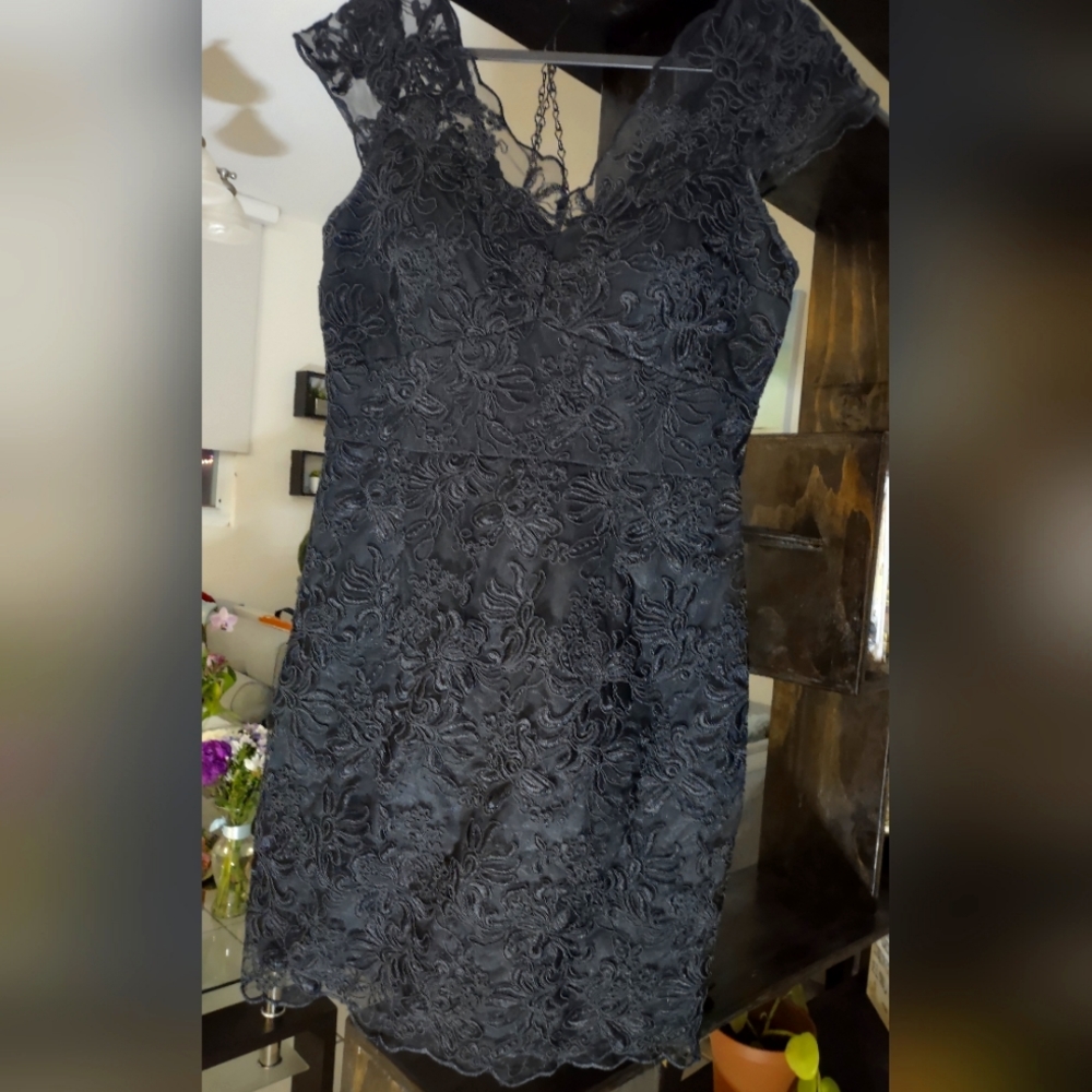 Black Elegant Lace Mini Dress